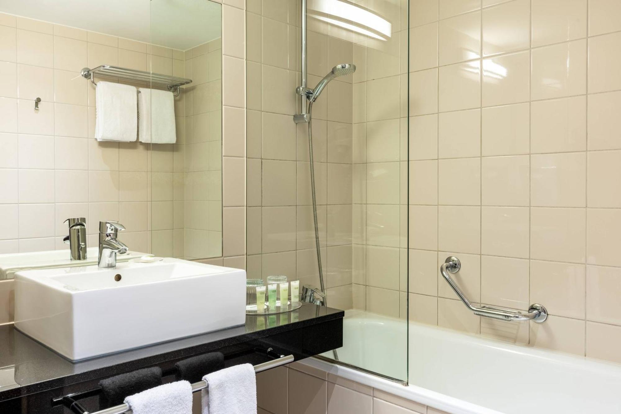 מלון Courtyard By Marriott Paris Saint Denis מראה חיצוני תמונה