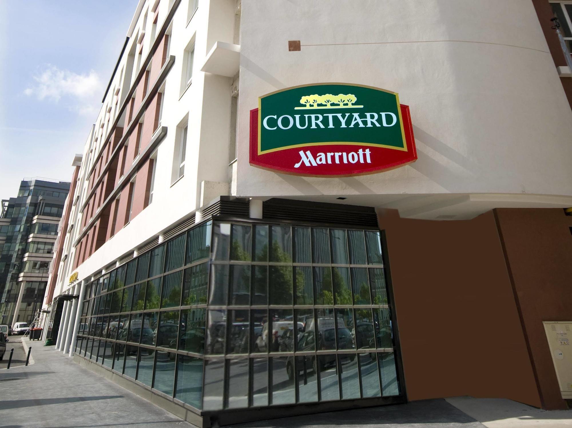 מלון Courtyard By Marriott Paris Saint Denis מראה חיצוני תמונה